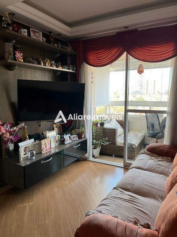 Apartamento à venda com 2 quartos, 56m² - Foto 1