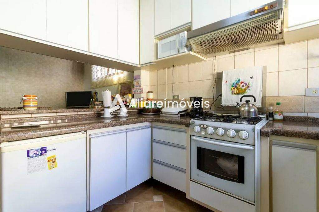 Casa à venda com 3 quartos, 350m² - Foto 27