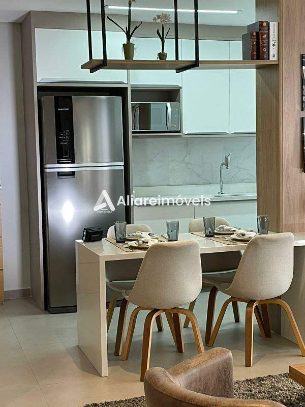 Apartamento à venda com 2 quartos, 81m² - Foto 9