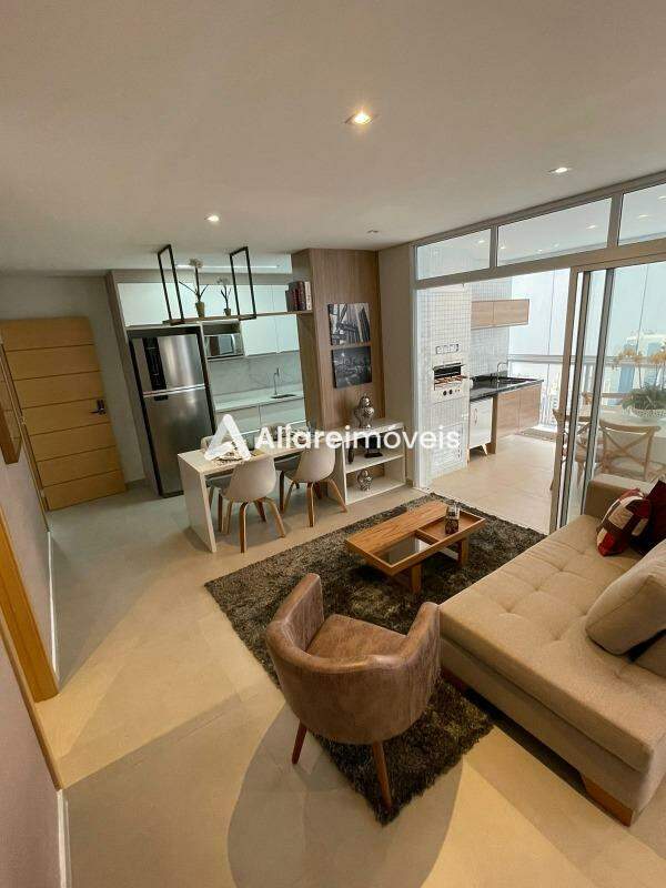 Apartamento à venda com 2 quartos, 81m² - Foto 3