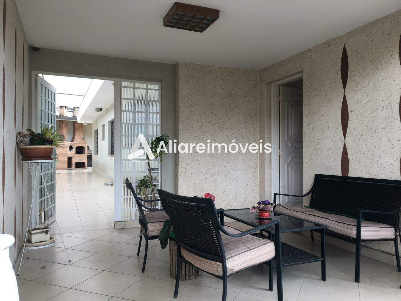 Casa à venda com 3 quartos, 218m² - Foto 9