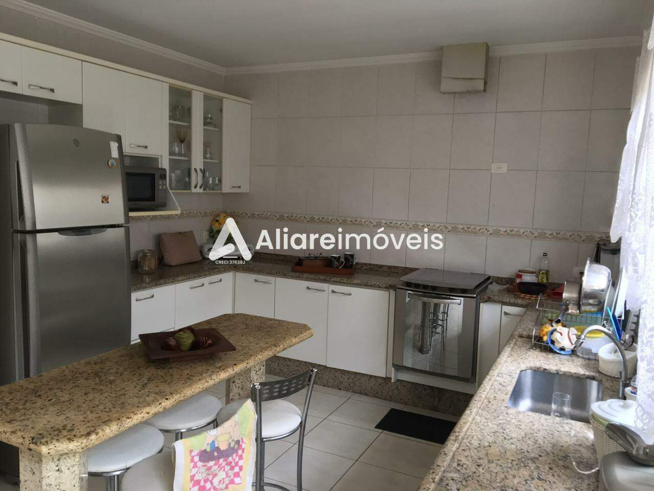 Casa à venda com 3 quartos, 218m² - Foto 13