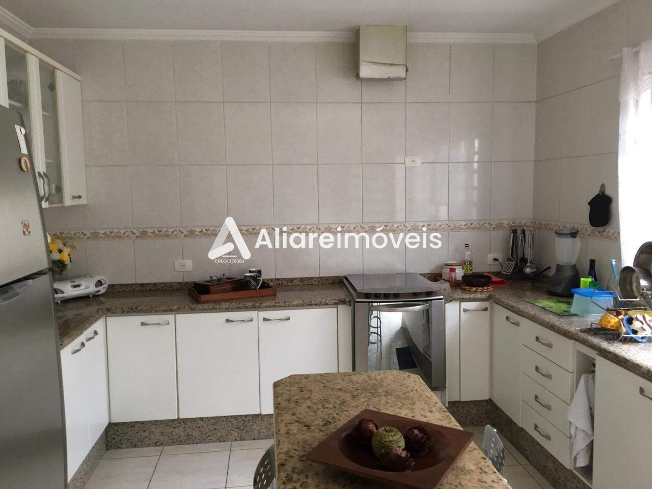 Casa à venda com 3 quartos, 218m² - Foto 14