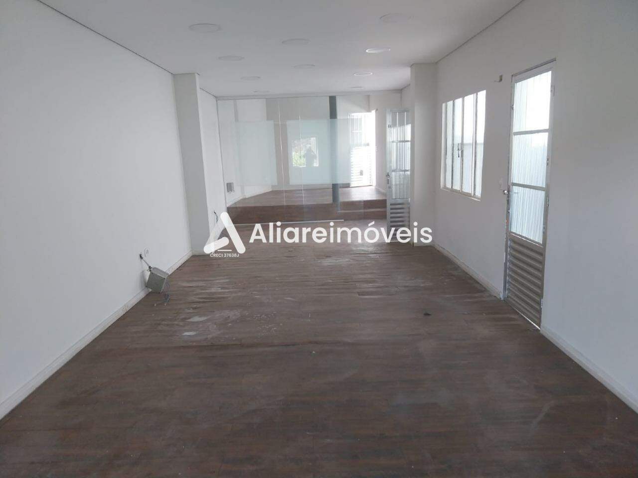 Casa para alugar com 2 quartos, 90m² - Foto 3