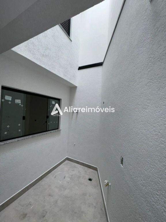 Casa à venda com 3 quartos, 120m² - Foto 4