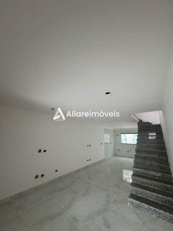 Casa à venda com 3 quartos, 120m² - Foto 2