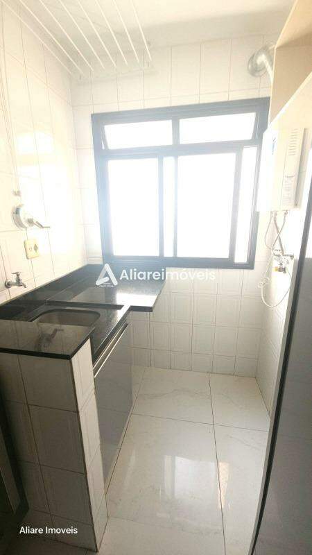 Apartamento para alugar com 2 quartos, 60m² - Foto 12