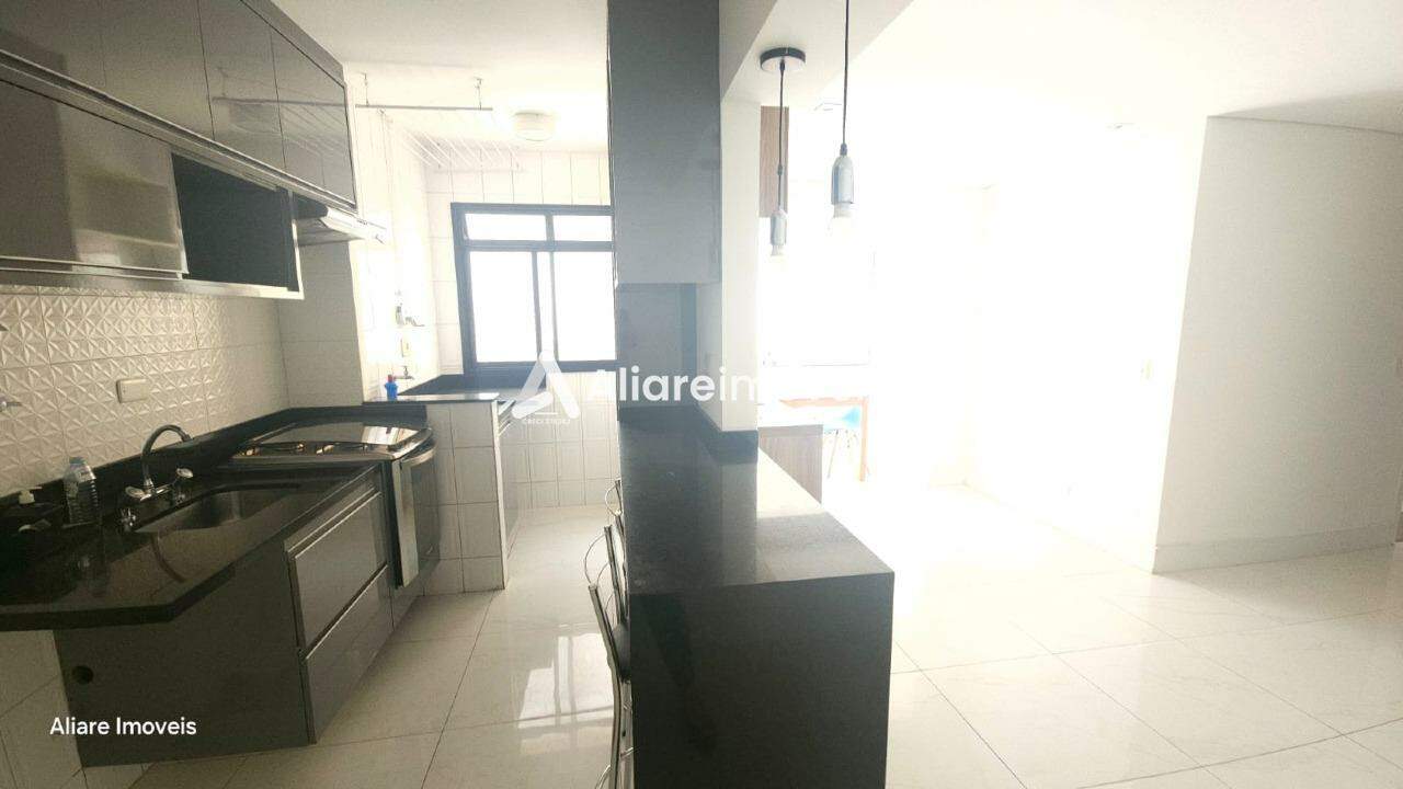 Apartamento para alugar com 2 quartos, 60m² - Foto 13