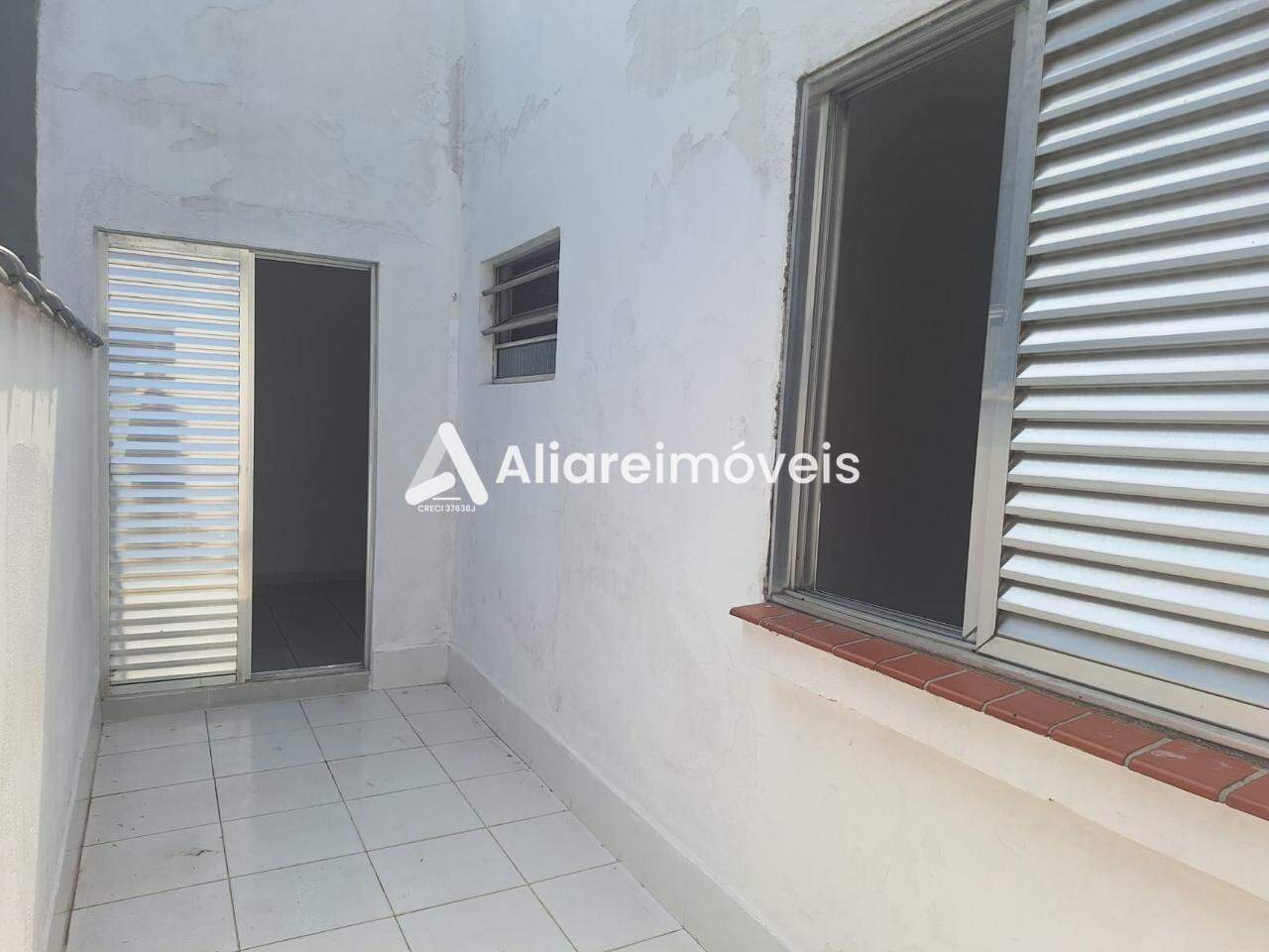 Apartamento para alugar com 2 quartos, 70m² - Foto 17