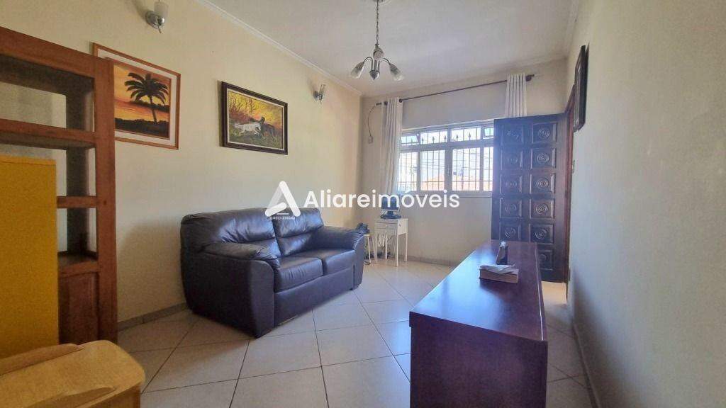 Casa à venda com 2 quartos, 200m² - Foto 1