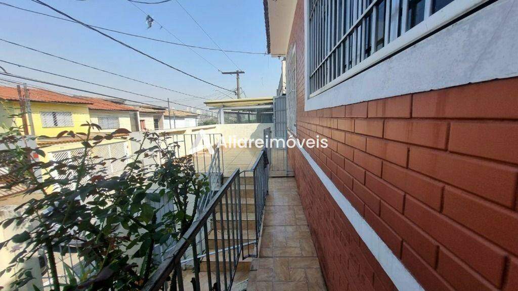 Casa à venda com 2 quartos, 200m² - Foto 2