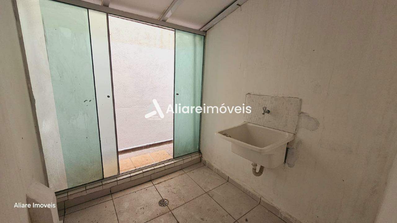 Apartamento para alugar com 2 quartos, 70m² - Foto 2