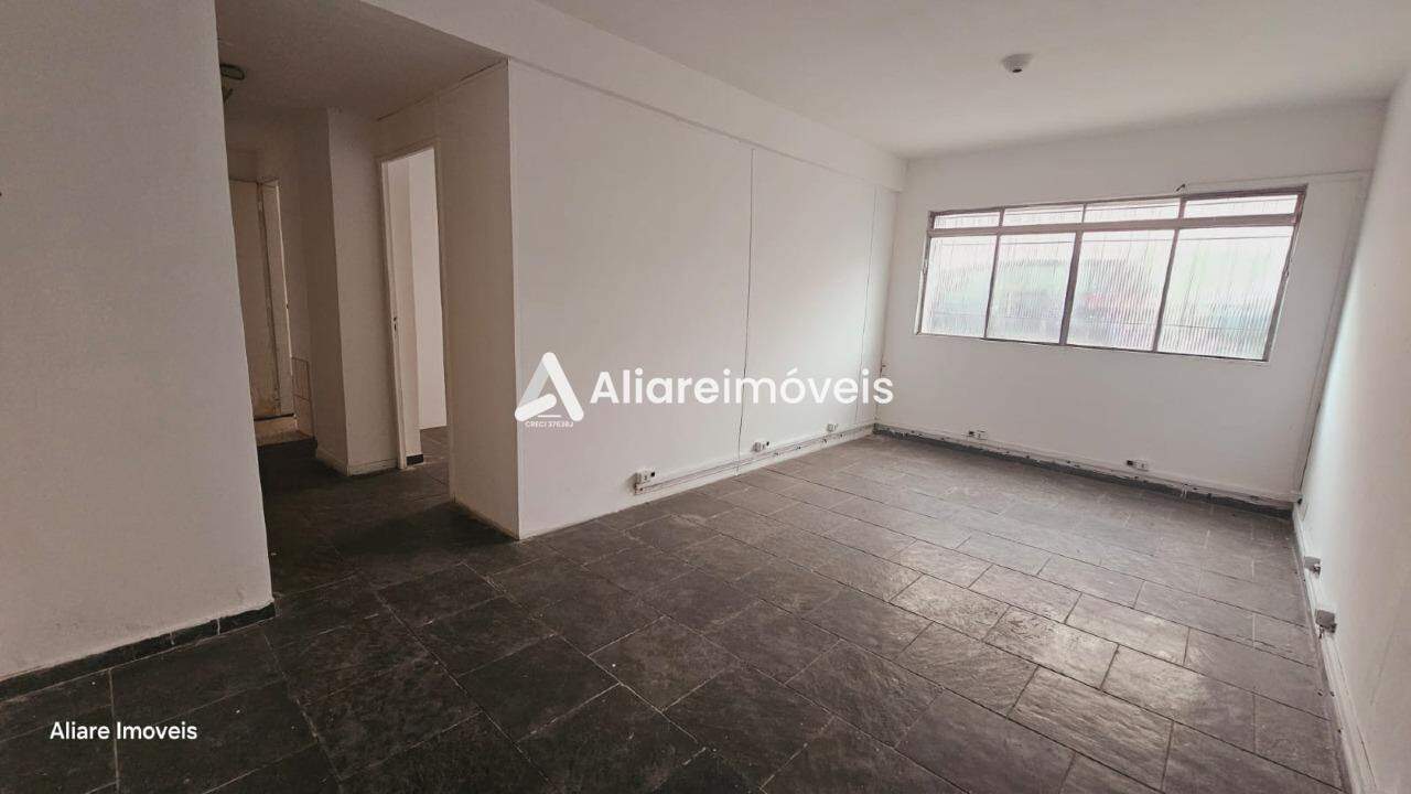 Apartamento para alugar com 2 quartos, 70m² - Foto 13