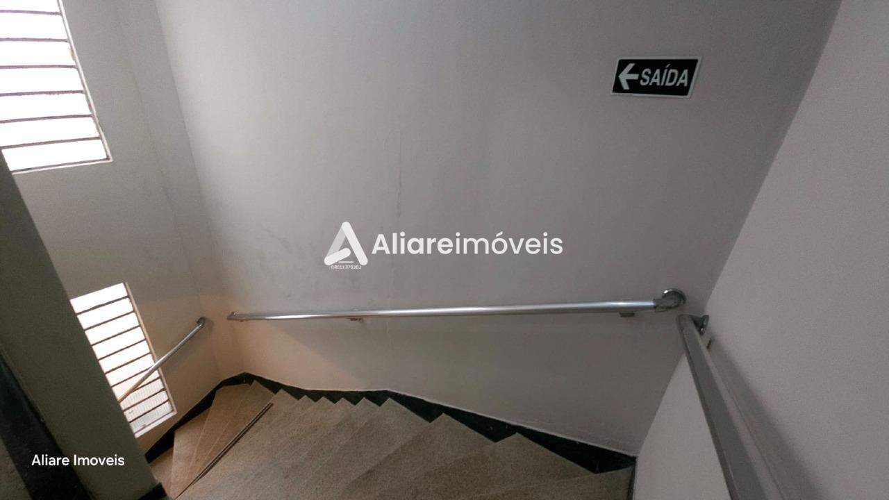 Apartamento para alugar com 2 quartos, 70m² - Foto 11