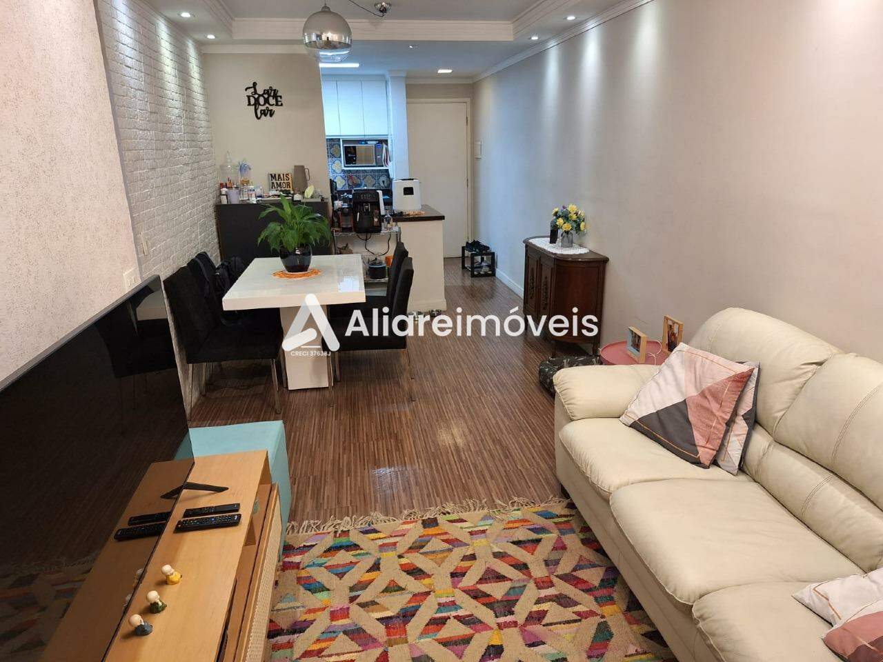 Apartamento à venda com 2 quartos, 62m² - Foto 1