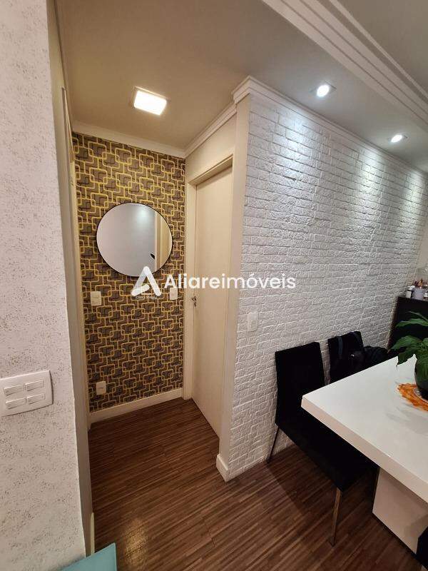 Apartamento à venda com 2 quartos, 62m² - Foto 3