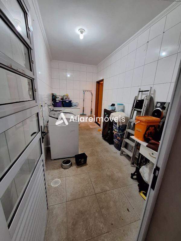 Casa à venda com 4 quartos, 255m² - Foto 8