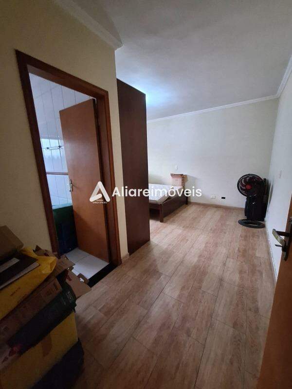 Casa à venda com 4 quartos, 255m² - Foto 14