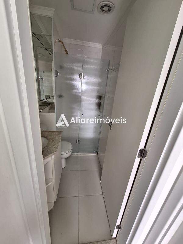 Apartamento para alugar com 2 quartos, 77m² - Foto 19