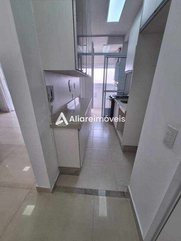 Apartamento para alugar com 2 quartos, 77m² - Foto 8