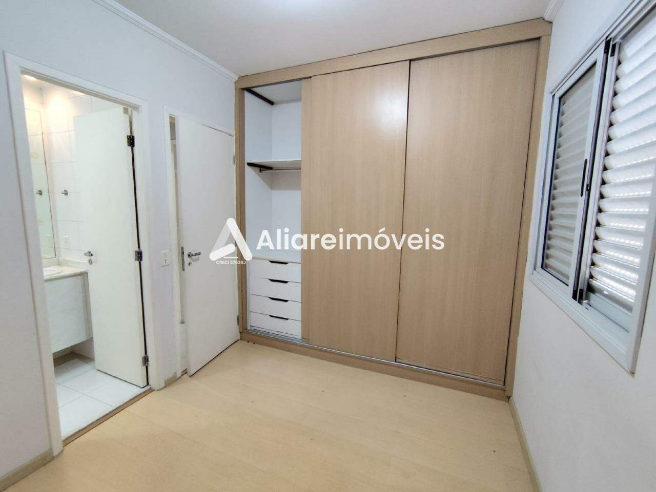 Apartamento à venda com 3 quartos, 75m² - Foto 18