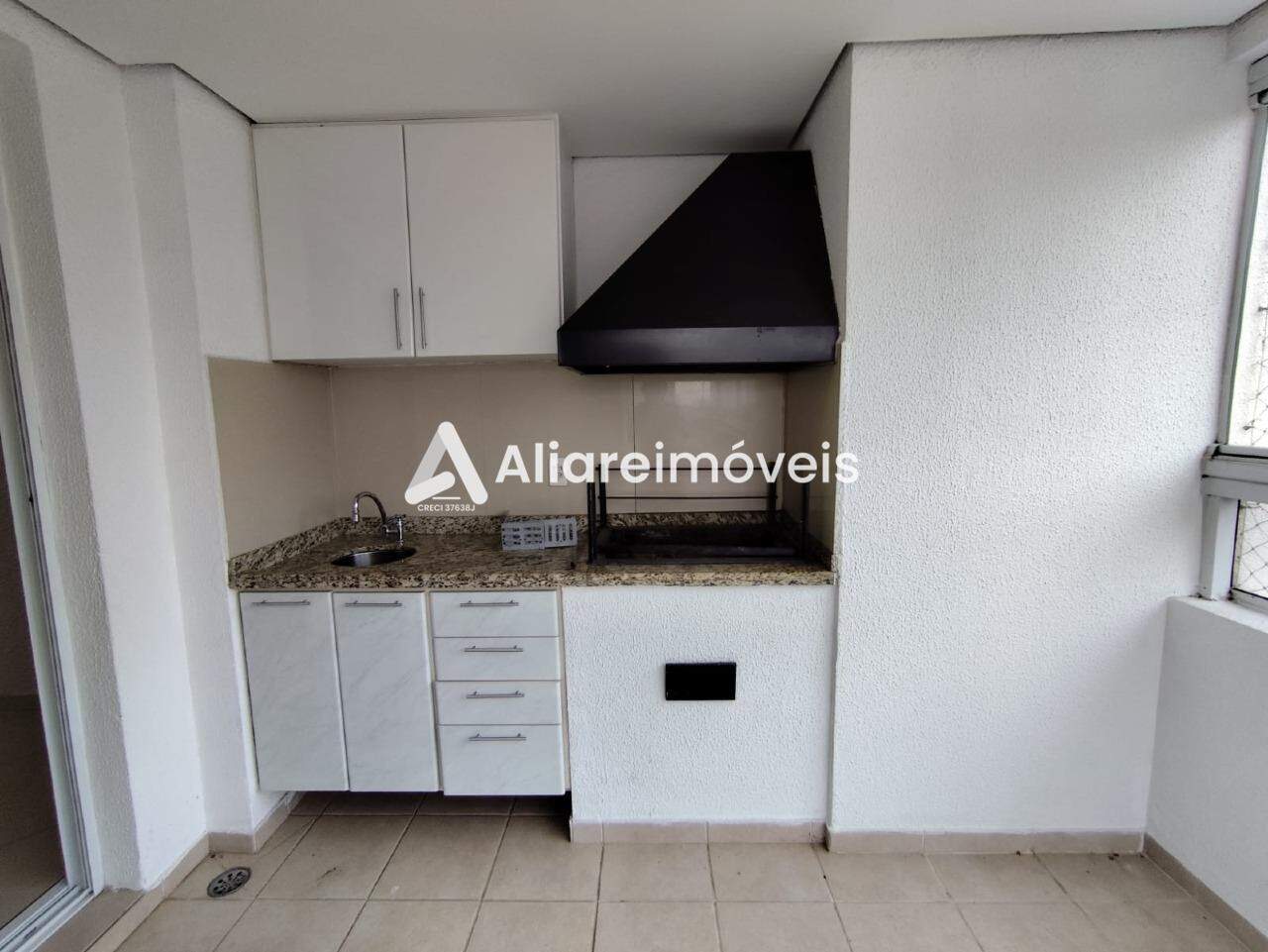 Apartamento à venda com 3 quartos, 75m² - Foto 2