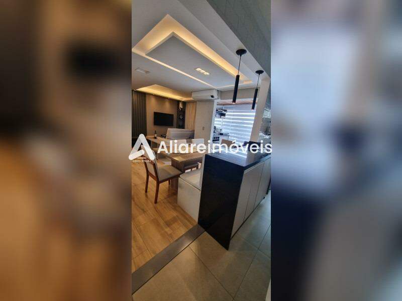 Apartamento à venda com 2 quartos, 79m² - Foto 1