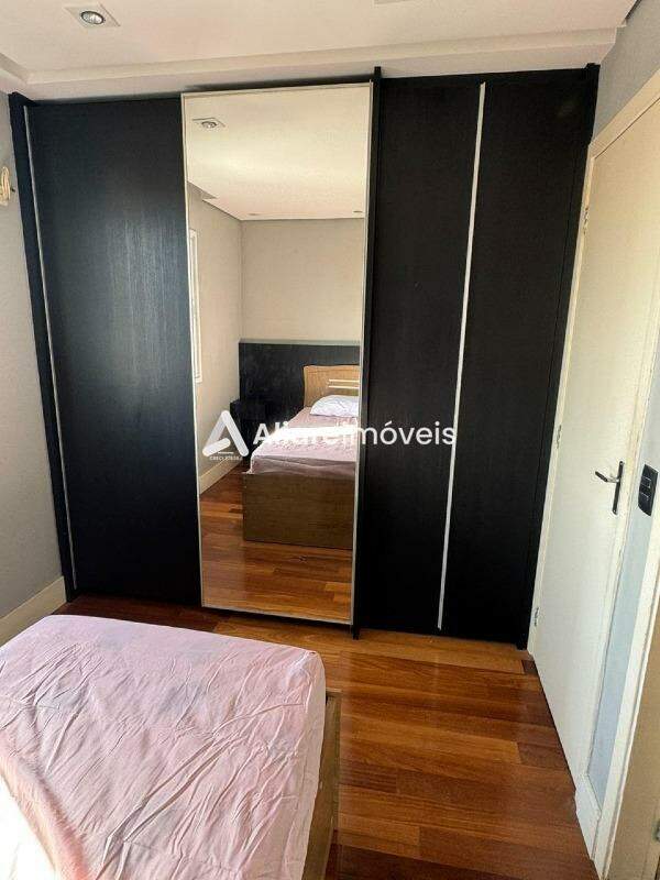 Apartamento à venda com 2 quartos, 64m² - Foto 9