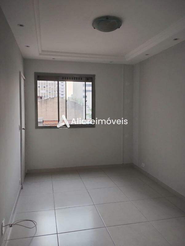 Apartamento para alugar com 1 quarto, 40m² - Foto 2