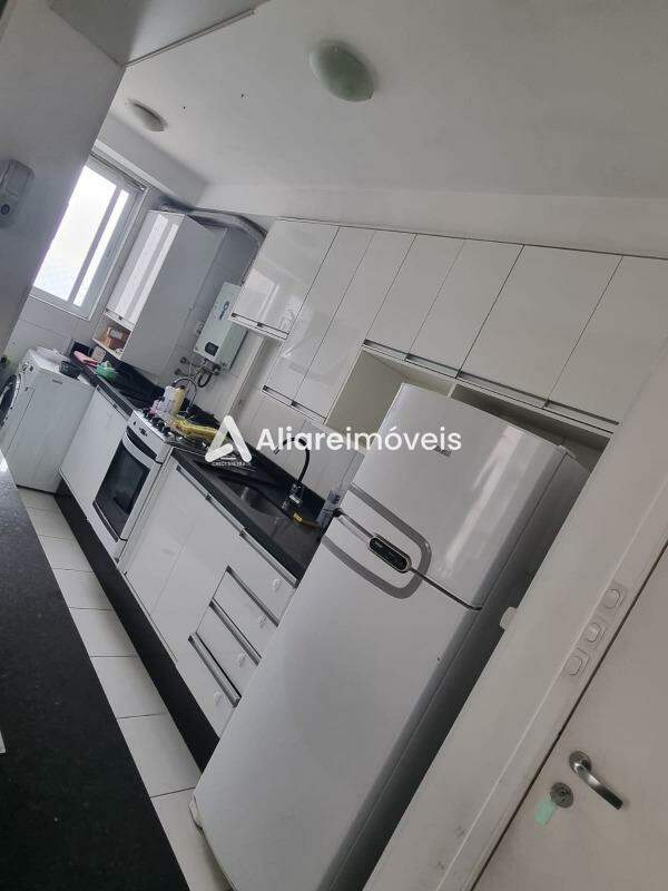 Apartamento à venda com 3 quartos, 61m² - Foto 18