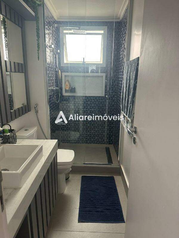 Apartamento para alugar com 3 quartos, 225m² - Foto 8