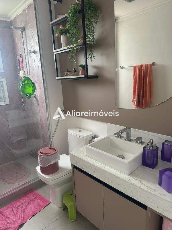 Apartamento para alugar com 3 quartos, 225m² - Foto 16