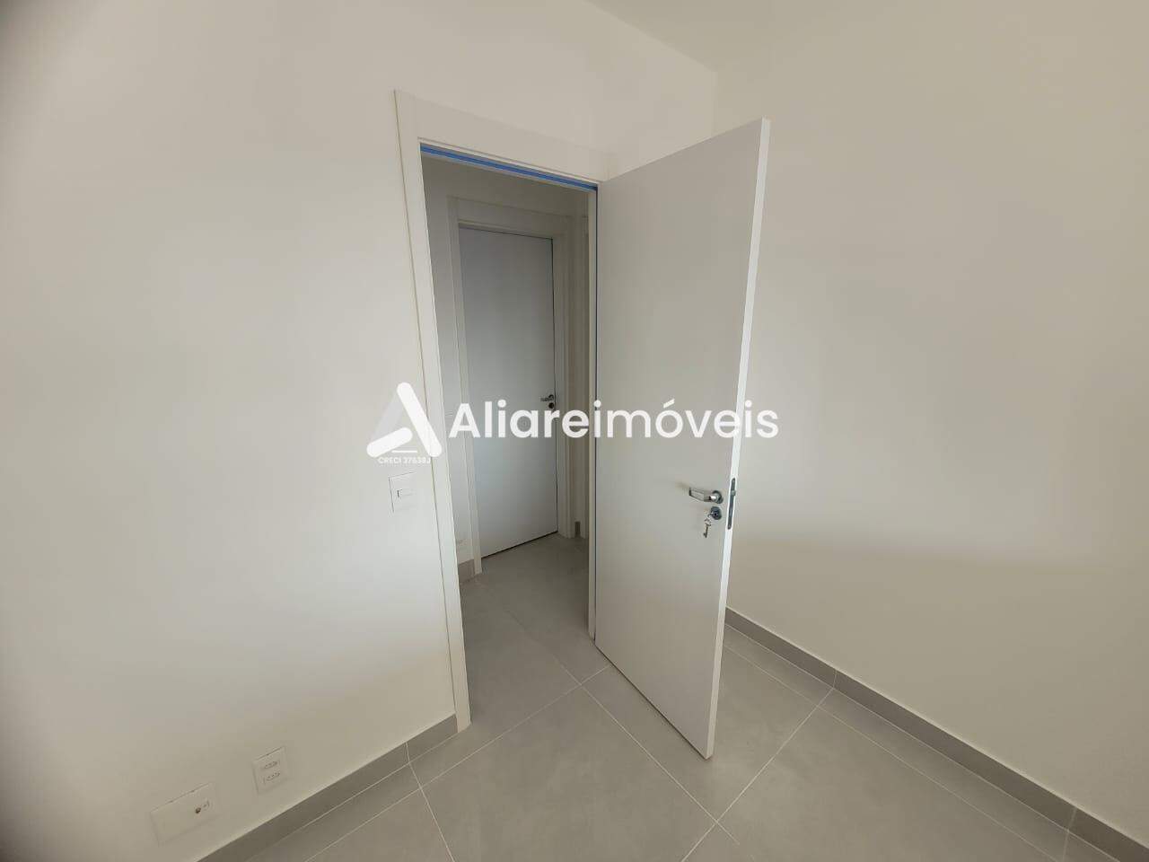 Apartamento à venda com 3 quartos, 95m² - Foto 11