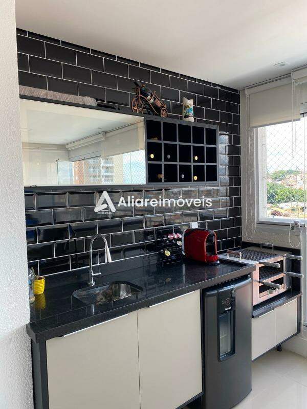 Apartamento à venda com 2 quartos, 62m² - Foto 3