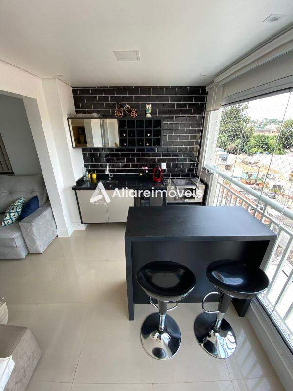 Apartamento à venda com 2 quartos, 62m² - Foto 2