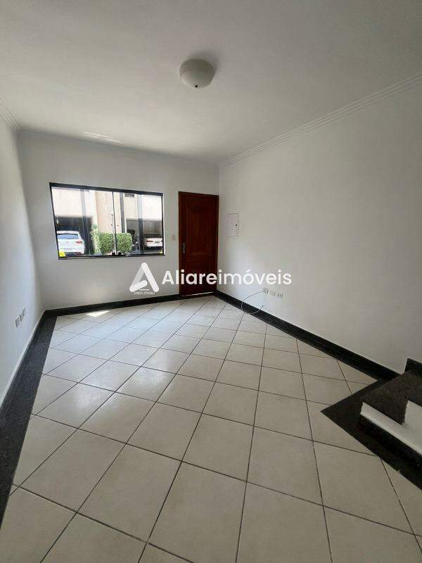 Casa para alugar com 2 quartos, 70m² - Foto 2