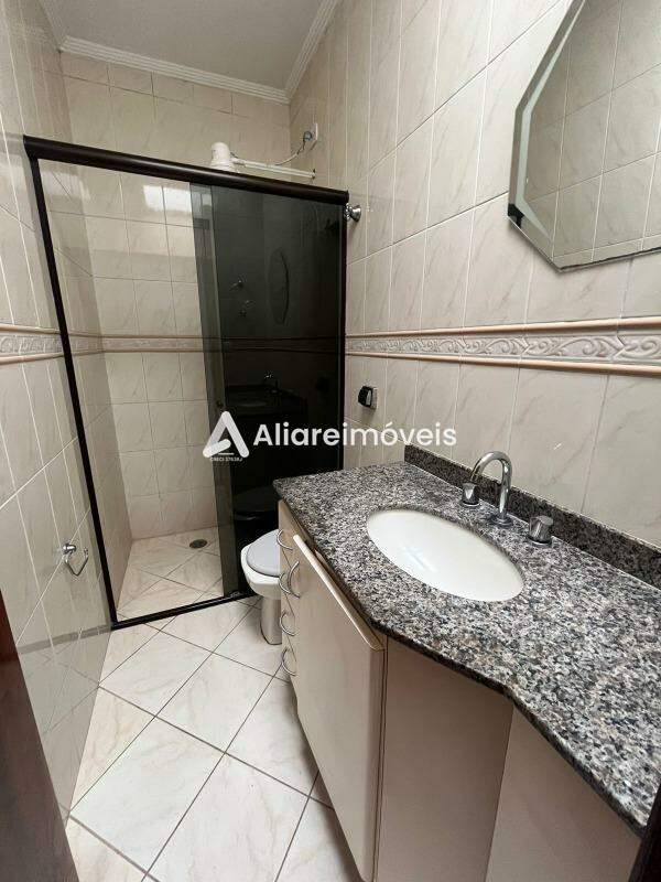 Casa para alugar com 2 quartos, 70m² - Foto 9