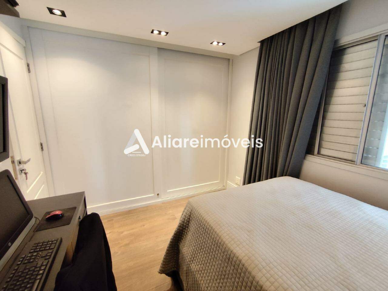 Apartamento à venda com 3 quartos, 240m² - Foto 23