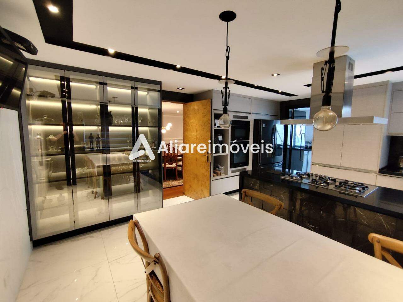 Apartamento à venda com 3 quartos, 240m² - Foto 16