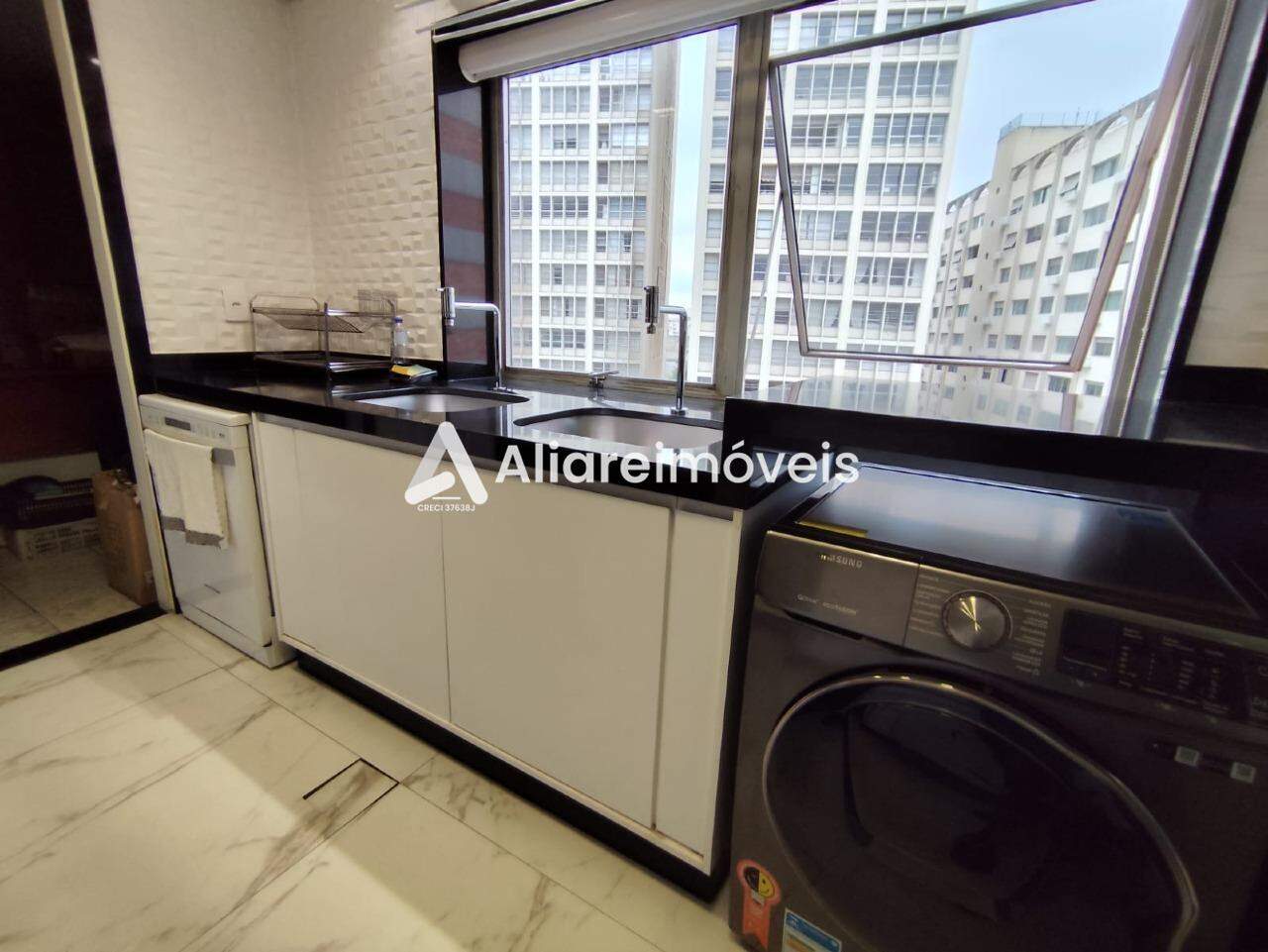 Apartamento à venda com 3 quartos, 240m² - Foto 17