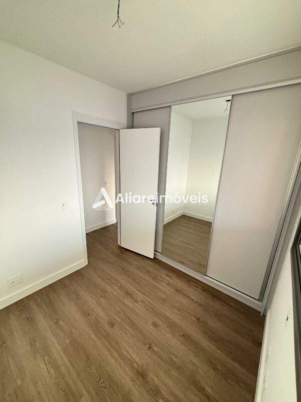 Apartamento para alugar com 2 quartos, 77m² - Foto 14