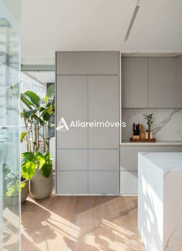 Apartamento à venda com 3 quartos, 175m² - Foto 15