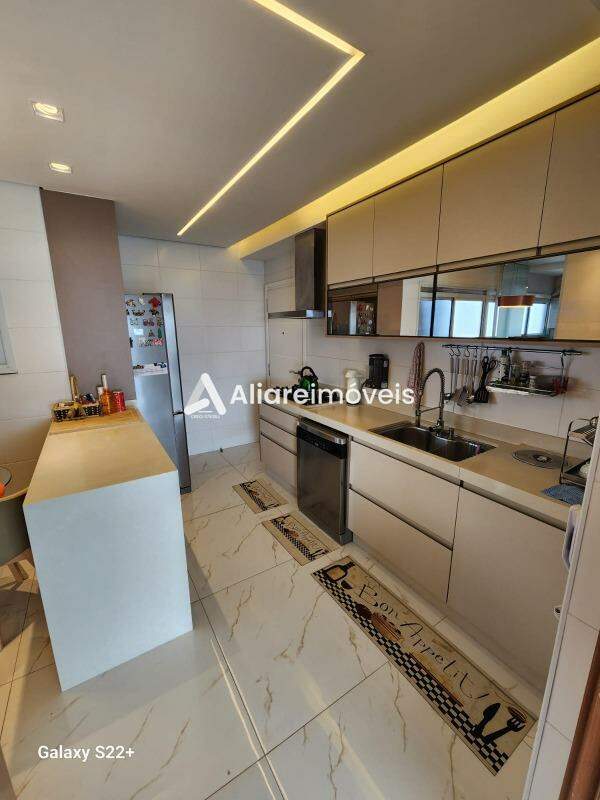 Apartamento à venda com 3 quartos, 134m² - Foto 13