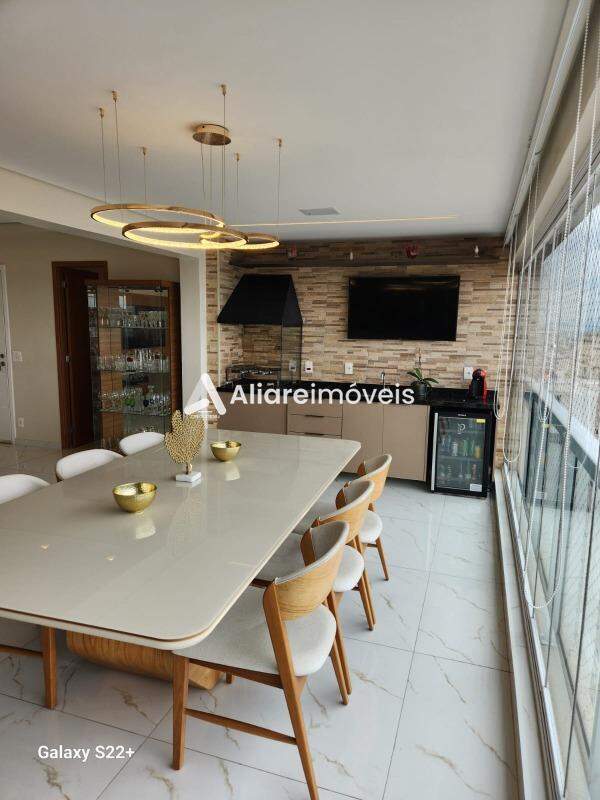 Apartamento à venda com 3 quartos, 134m² - Foto 2