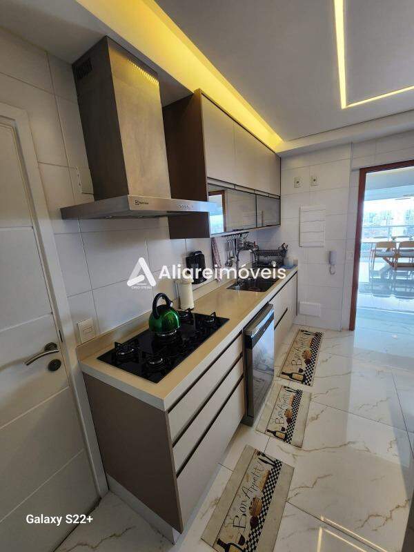 Apartamento à venda com 3 quartos, 134m² - Foto 12