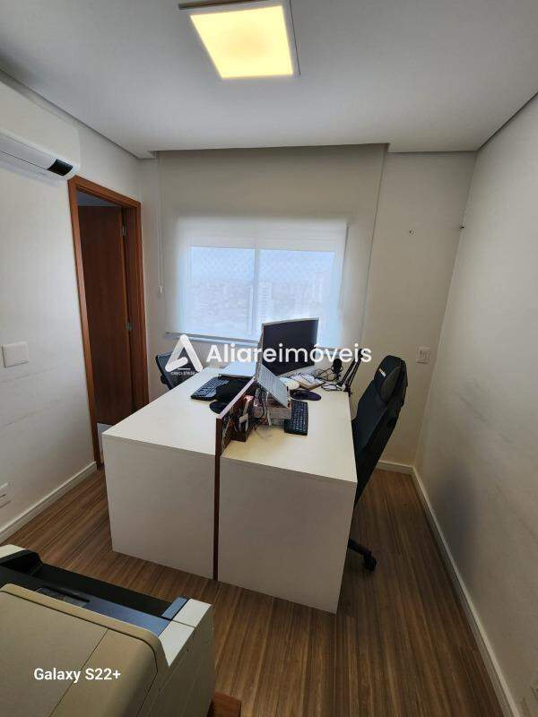 Apartamento à venda com 3 quartos, 134m² - Foto 19