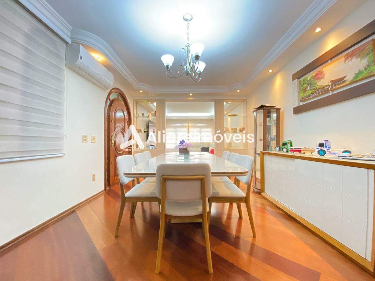 Casa à venda com 4 quartos, 300m² - Foto 7