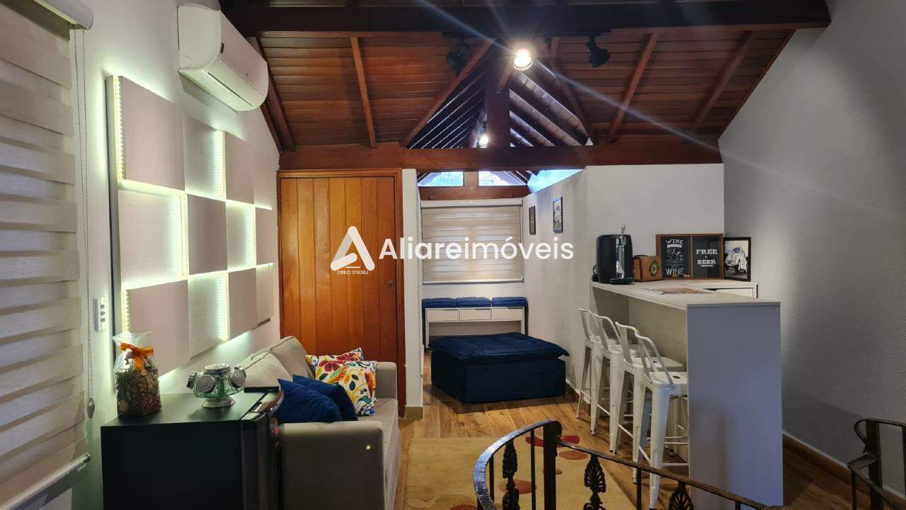 Casa à venda com 4 quartos, 300m² - Foto 14