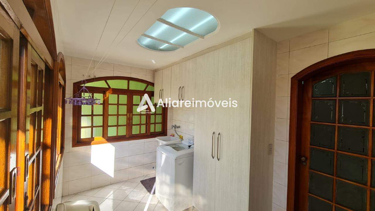 Casa à venda com 4 quartos, 300m² - Foto 29