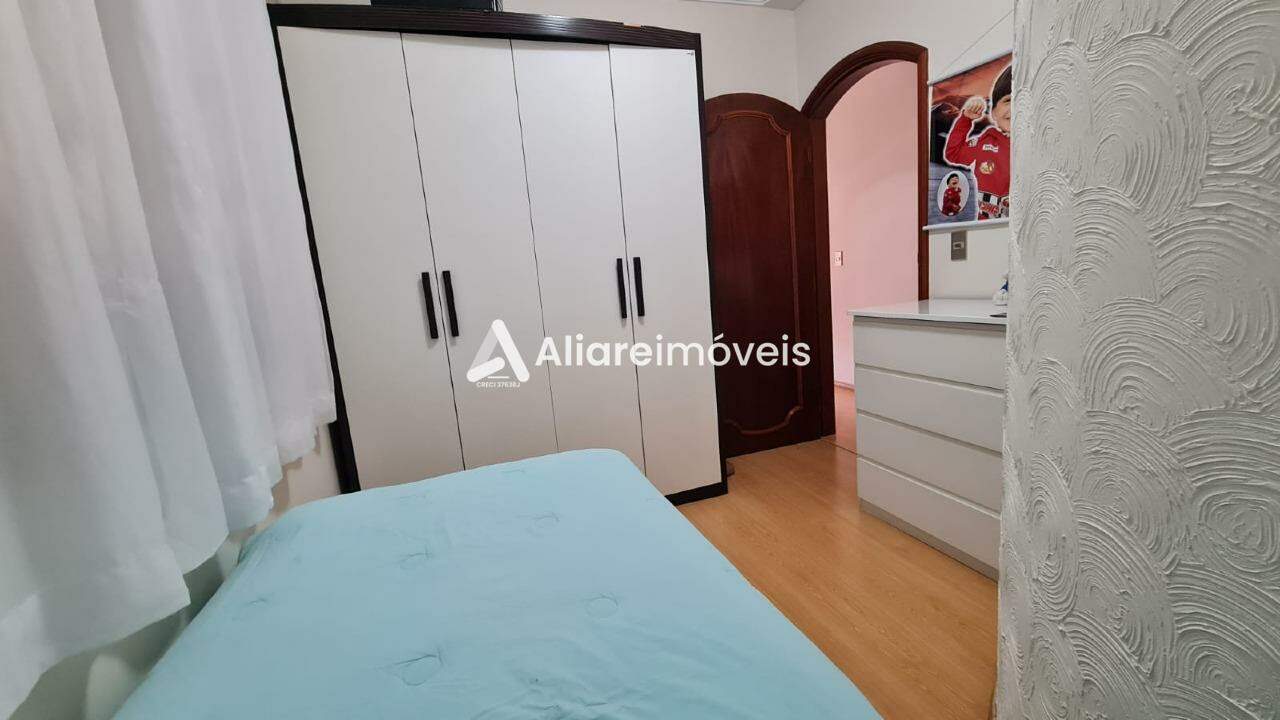 Casa à venda com 4 quartos, 300m² - Foto 21